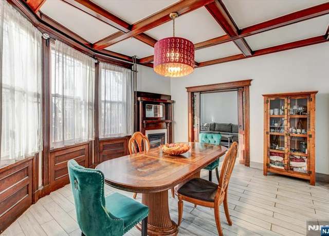 Property at 315-317 33rd St, Union City, NJ 07087, 6 beds, 5 baths