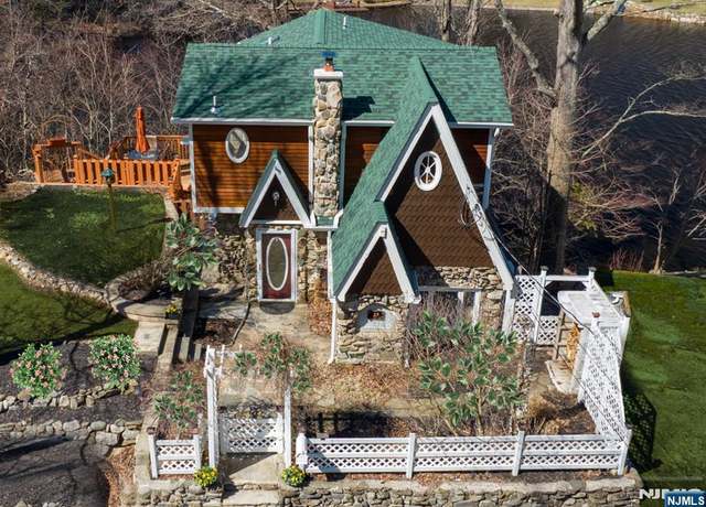 Property at 27 Witte Rd, West Milford, NJ 07421, 3 beds, 1.5 baths