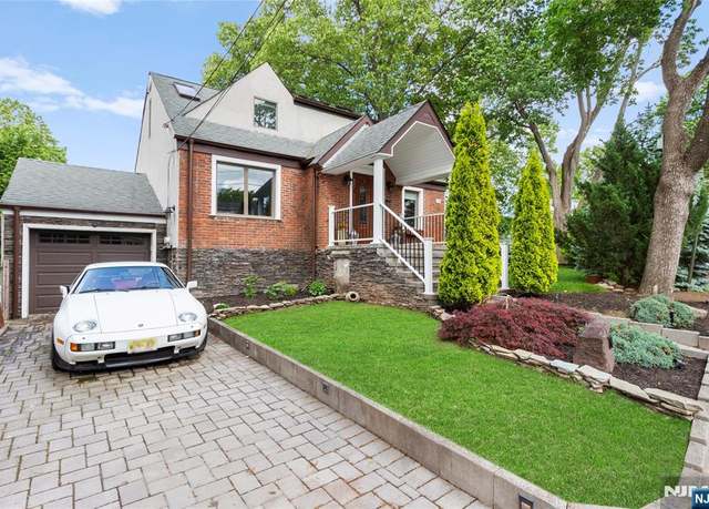 Property at 10 Hamilton Ave, Dumont, NJ 07628, 3 beds, 3 baths