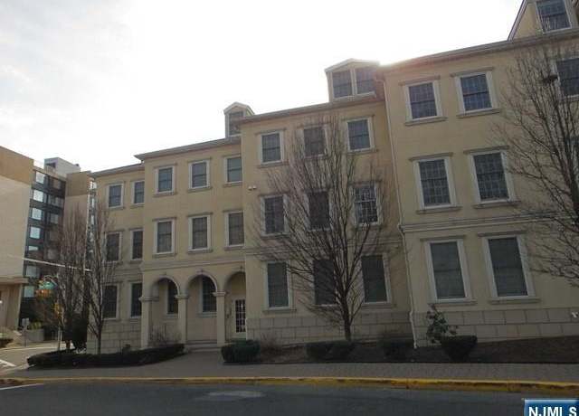 Property at 180 Edgewater Rd Unit 1A, Cliffside Park, NJ 07010, 1 bed, 1 bath
