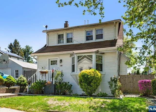 Property at 28 Elmwood Ave, Bogota, NJ 07603, 3 beds, 2.5 baths