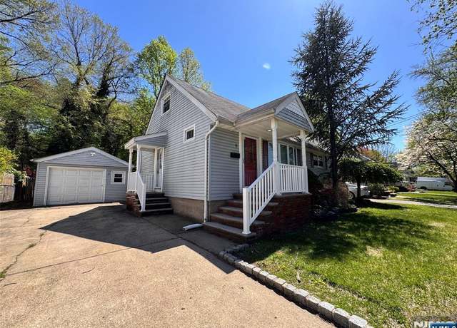 Property at 42 Vetrone Dr, Woodland Park, NJ 07424, 3 beds, 1.5 baths