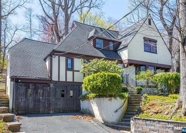 Property at 41 Stocker Rd, Verona, NJ 07044, 4 beds, 3.5 baths