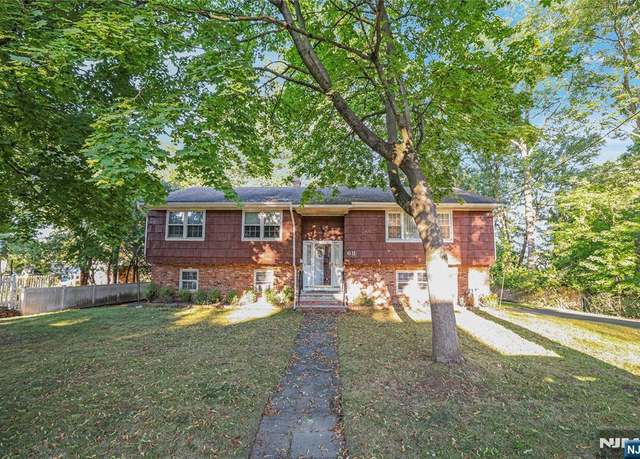 Property at 68 5th St, Cresskill, NJ 07626, 4 beds, 2.5 baths