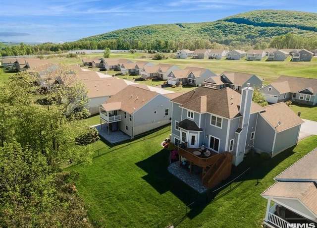 Property at 29 Coventry Rd, Hardyston, NJ 07419, 3 beds, 3 baths
