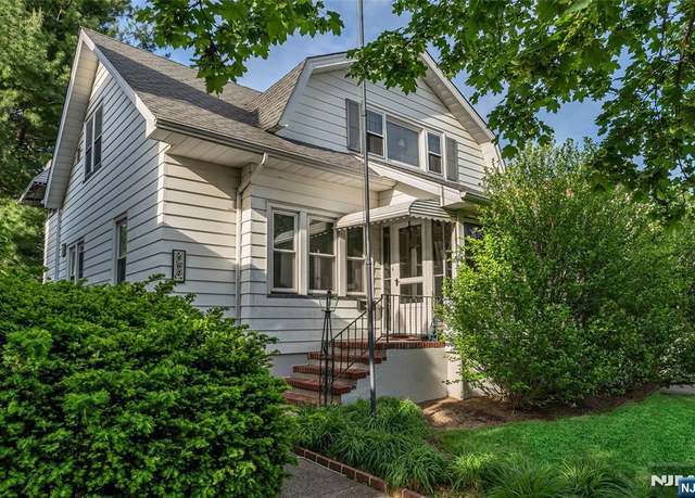 Property at 107 Kingston Ave, Hawthorne, NJ 07506, 4 beds, 2 baths