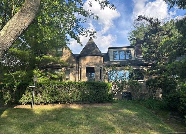 Property at 656 N Forest Dr, Teaneck, NJ 07666, 5 beds, 3.5 baths