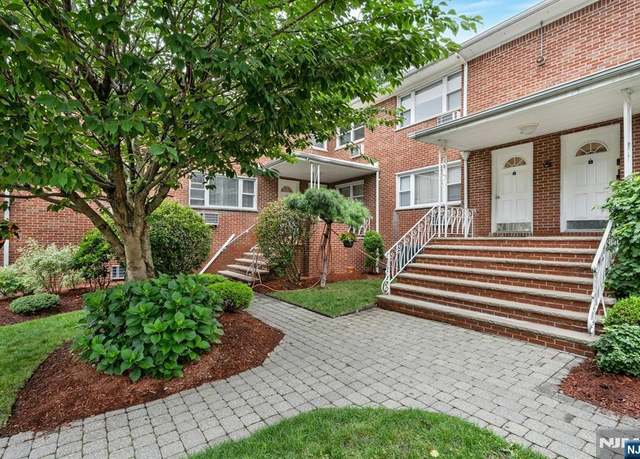Property at 201 Oakdene Pl Unit D1, Cliffside Park, NJ 07010, 2 beds, 1 bath