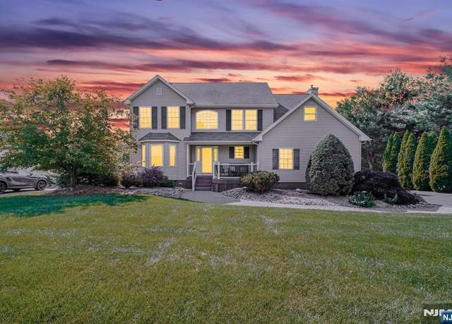 Property at 3 Mackenzie Ln, Oak Ridge, NJ 07438, 4 beds, 3.5 baths