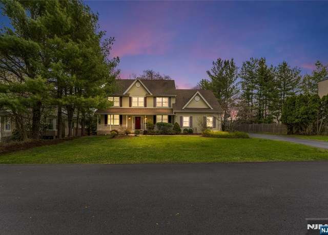 Property at 292 High St, Norwood, NJ 07648, 4 beds, 2.5 baths