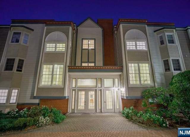 Property at 230 The Promenade #230, Edgewater, NJ 07020, 1 bed, 1 bath