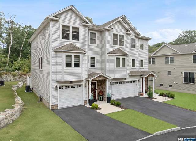 Property at 6 Stanley Way, Wanaque, NJ 07465, 2 beds, 3 baths