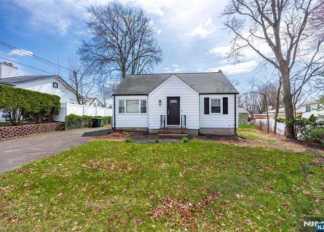 Property at 38 Arcadian Way, Paramus, NJ 07652, 4 beds, 2 baths