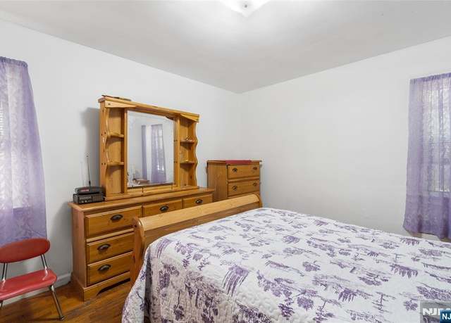 Property at 31 Yale Ave, Irvington, NJ 07111, 6 beds, 2 baths