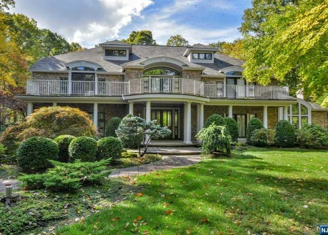 Property at 830 W Shore Dr, Kinnelon Borough, NJ 07405, 5 beds, 4 baths