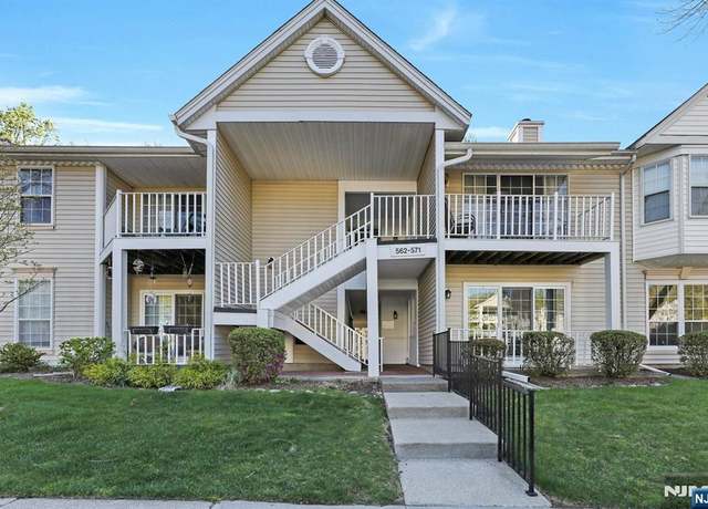 Property at 562 Holly Ct, Mahwah, NJ 07430, 2 beds, 2 baths