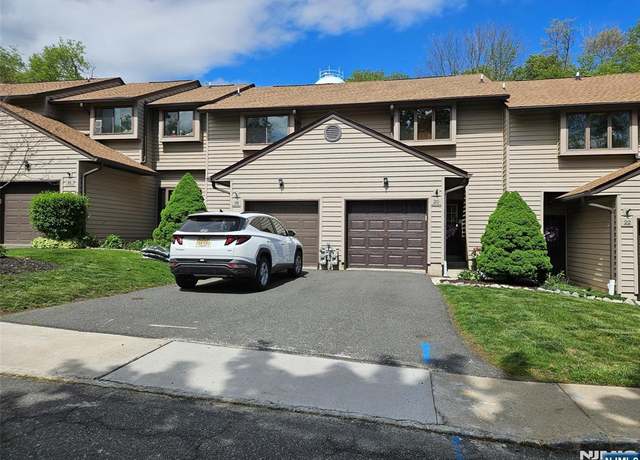 Property at 20 Eagle Dr, Newton, NJ 07860, 1 bed, 1.5 baths
