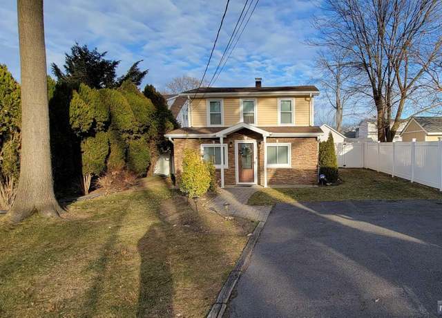 Property at 61 10th Ave, Hawthorne, NJ 07506, 2 beds, 1.5 baths