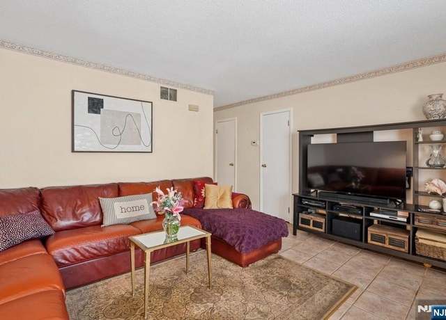 Property at 281 Reynolds Ter #19, Orange, NJ 07050, 2 beds, 1.5 baths