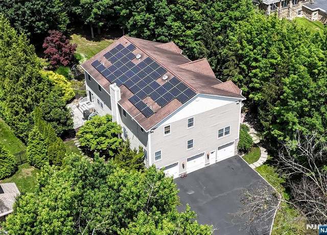 Property at 119 Servern St, Park Ridge, NJ 07656, 5 beds, 5.5 baths
