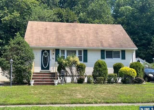 Property at 24 Vetrone Dr, Woodland Park, NJ 07424, 3 beds, 1.5 baths