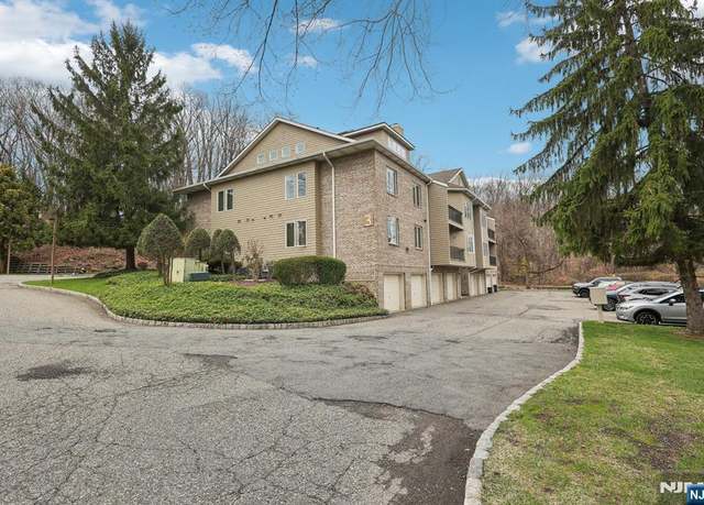 Property at 3 Parkside Ter Unit 2D, Woodland Park, NJ 07424, 3 beds, 3 baths
