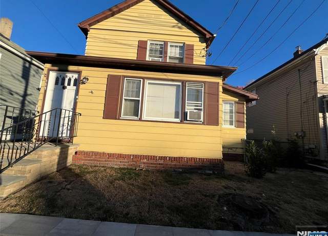 Property at 157 Lincoln Ave, Fair Lawn, NJ 07410, 5 beds, 3 baths