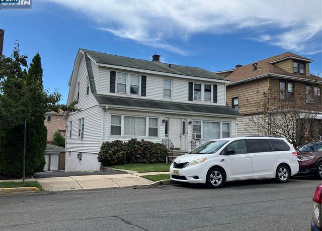 Property at 226 Desoto Pl, Cliffside Park, NJ 07010, 3 beds, 2.5 baths