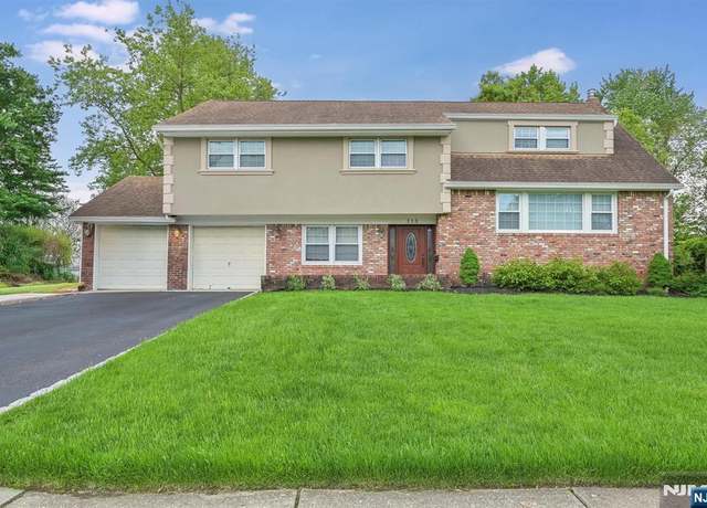 Property at 113 Merritt Dr, Oradell, NJ 07649, 4 beds, 2.5 baths