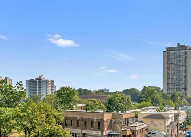 Property at 2000 Linwood Ave Unit 6M, Fort Lee, NJ 07024, 2 beds, 2 baths