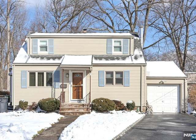 Property at 20 Dojean Ct, Bergenfield, NJ 07621, 3 beds, 2 baths