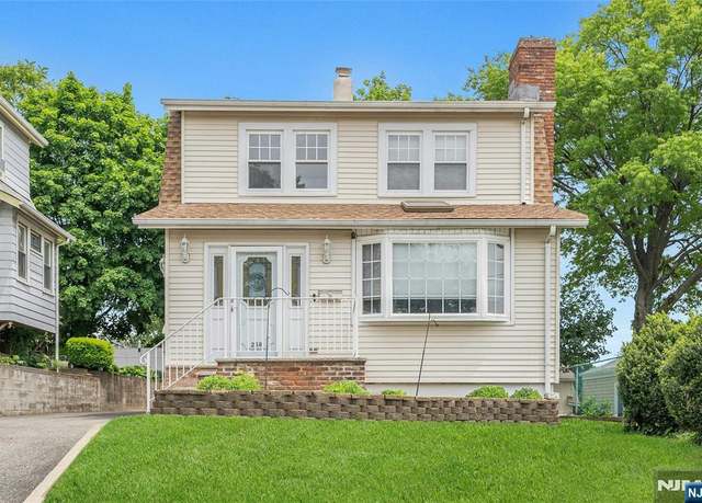 Property at 268 Marvin Ave, Hackensack, NJ 07601, 3 beds, 1 bath