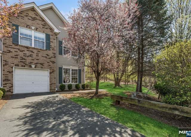 Property at 491 Green Mountain Rd, Mahwah, NJ 07430, 3 beds, 2.5 baths