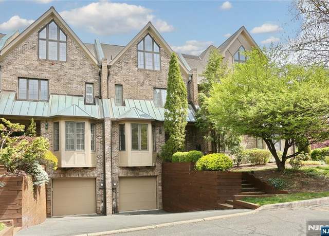 Property at 155 Ashley Pl, Park Ridge, NJ 07656, 3 beds, 2.5 baths