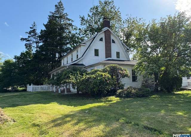 Property at 630 Queen Anne Rd, Teaneck, NJ 07666, 5 beds, 3 baths