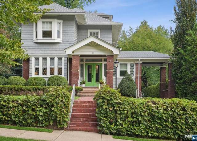 Property at 29 Outlook Pl, Glen Ridge, NJ 07028, 4 beds, 2.5 baths