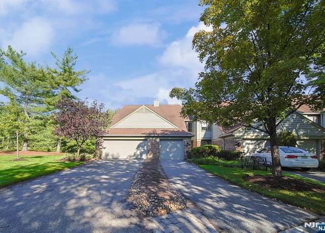 Property at 48 Meadowview Ct, Leonia, NJ 07605, 3 beds, 2.5 baths
