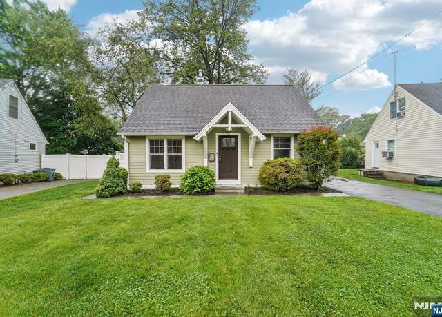 Property at 16 Richard Dr, Waldwick, NJ 07463, 2 beds, 1 bath