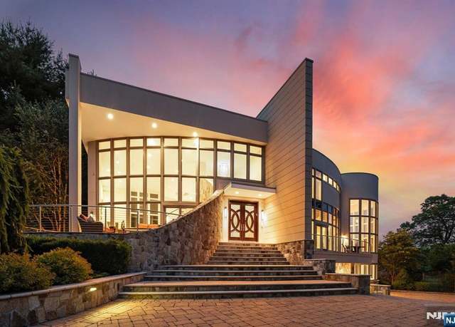 Property at 797 W Shore Dr, Kinnelon Borough, NJ 07405, 5 beds, 7 baths