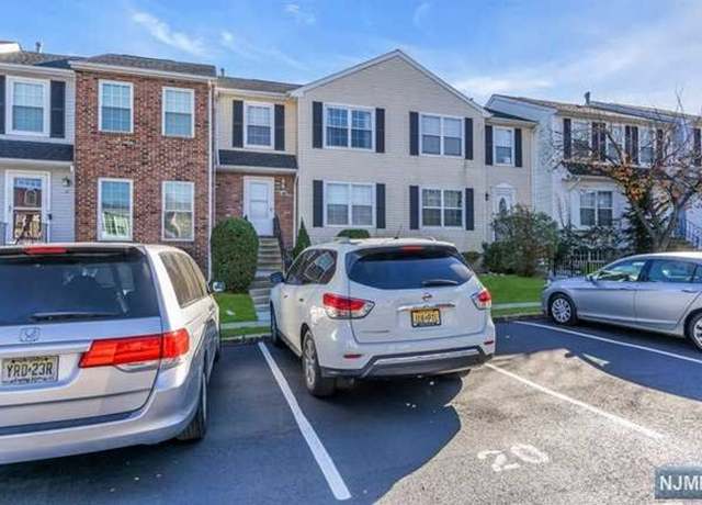 Property at 20 Karwatt Ct #20, Sayreville, NJ 08872, 2 beds, 2.5 baths