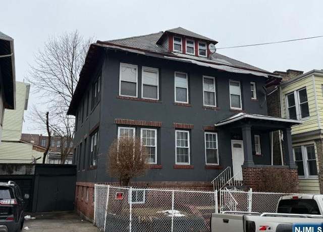 Property at 40 Bayview Ave, Jersey City, NJ 07305, 6 beds, 3 baths