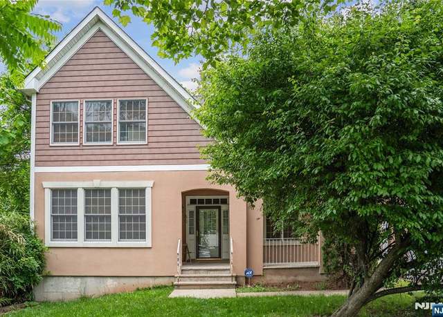 Property at 40 Upsala Ct, East Orange, NJ 07017, 5 beds, 2.5 baths