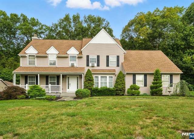 Property at 22 Winding Hollow Dr, Jefferson Township, NJ 07438, 4 beds, 2.5 baths