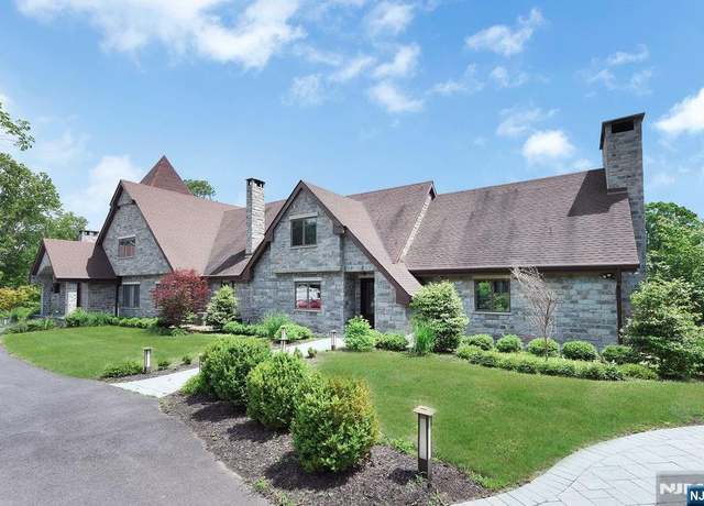 Property at 10 Deer Wood Dr, Hardwick, NJ 07825, 5 beds, 4.5 baths