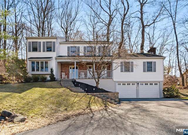 Property at 28 Sandpiper Dr, Hackettstown, NJ 07840, 4 beds, 2.5 baths