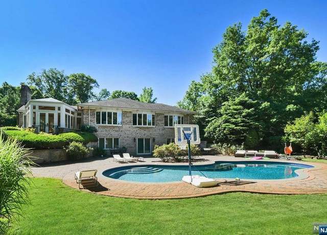 Property at 218 Truman Dr, Cresskill, NJ 07626, 4 beds, 5.5 baths