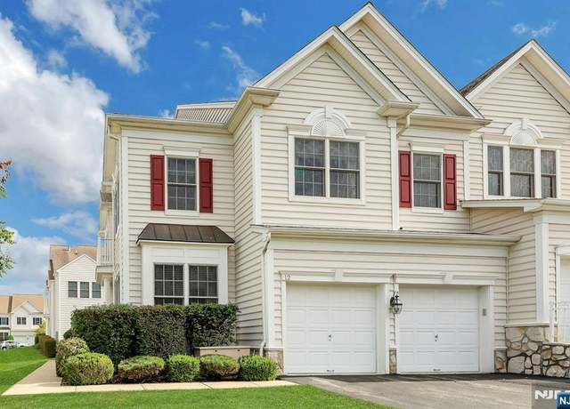 Property at 12 Congressional Ln, Totowa, NJ 07512, 3 beds, 3.5 baths
