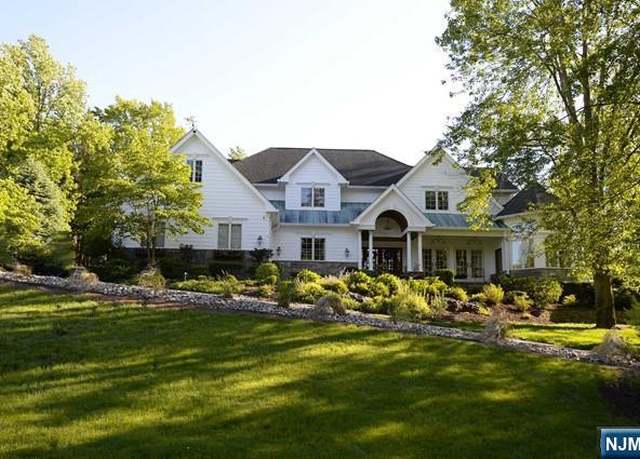 Property at 310 Haven Rd, Franklin Lakes, NJ 07417, 5 beds, 5 baths