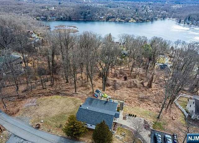 Property at 110 Hillcrest Dr, Denville Township, NJ 07834, 2 beds, 1.5 baths