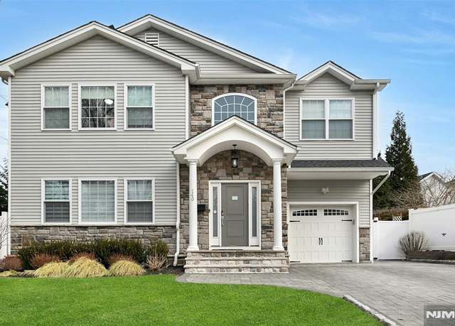 Property at 140 Dudley Dr, Bergenfield, NJ 07621, 6 beds, 4.5 baths
